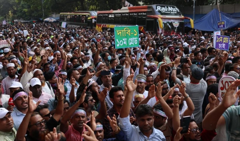 রোববার থেকে সারাদেশে অনির্দিষ্টকালের জন্য প্রাথমিক শিক্ষকদের কর্মবিরতি ঘোষণা