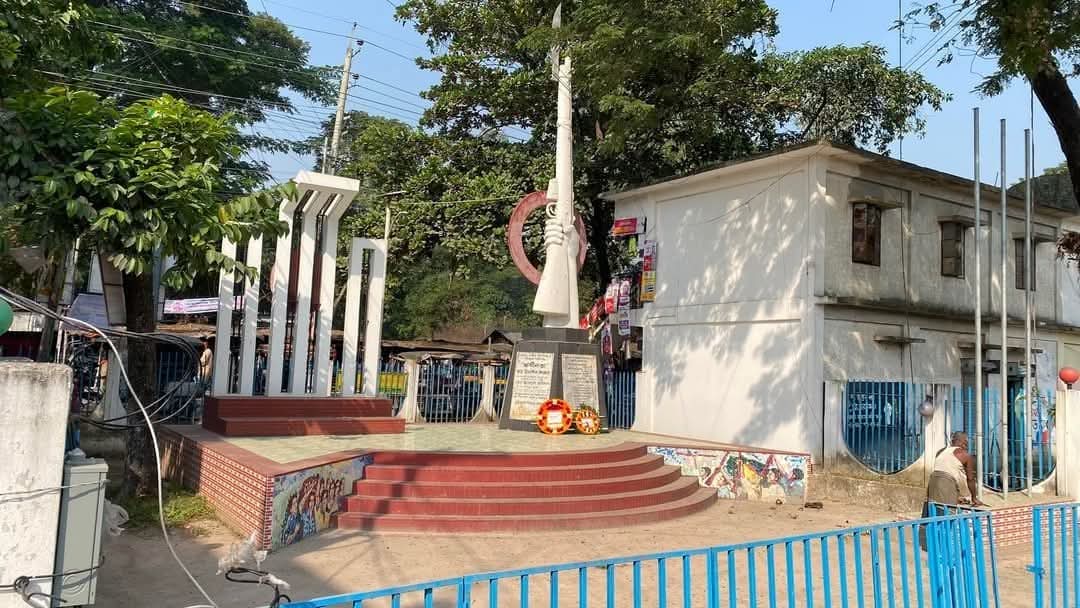আজ কলারোয়া মুক্ত দিবস