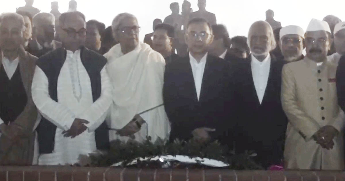 জাতীয় স্মৃতিসৌধে তারেক রহমানের শ্রদ্ধা নিবেদন