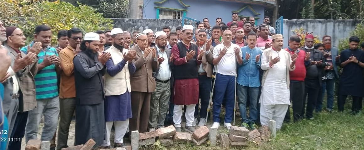 পিতা-মাতার কবর জিয়ারতের মধ্য দিয়ে নির্বাচনী প্রচারণায় বিএনপি প্রার্থী হাবিব