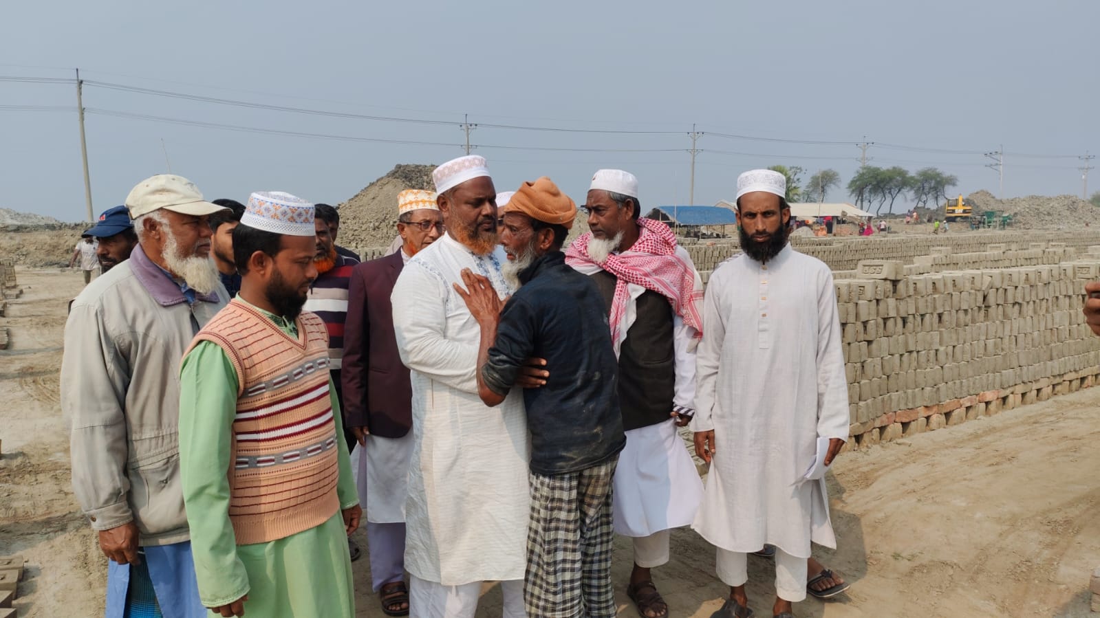 নির্বাচিত হলে শ্রমজীবী মানুষের জীবনমান উন্নয়নের অঙ্গীকার মাওলানা আবুল কালাম আজাদের