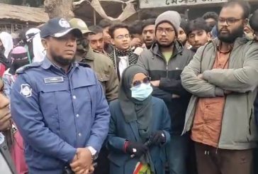 কলারোয়ায় ট্রলি চাপায় শিক্ষার্থী নিহত: রাজপথে ছাত্র-জনতা