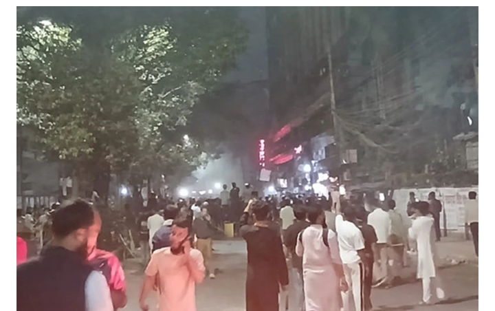 শাহবাগ এলাকায় ফের উত্তেজনা, সাউন্ড গ্রেনেড-টিয়ারশেল নিক্ষেপ
