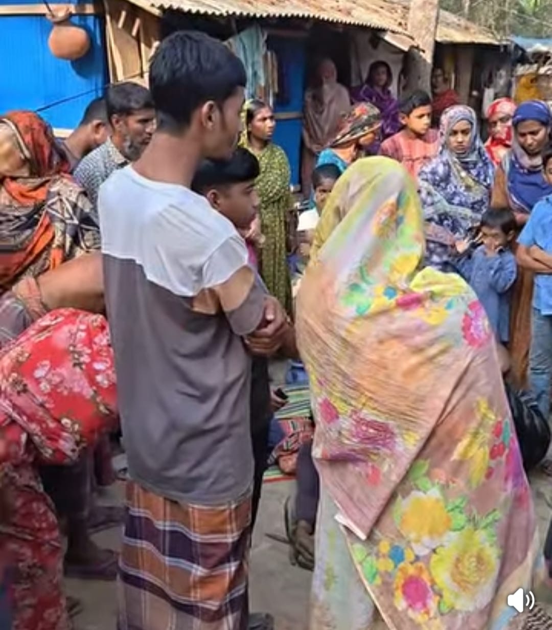 কালিগঞ্জে গাছ থেকে পড়ে শ্রমিকের মৃত্যু