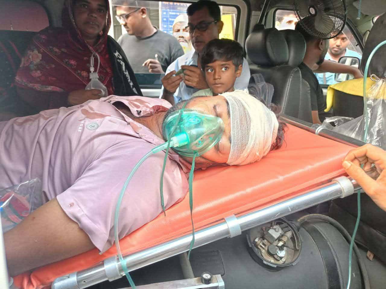 কালিগঞ্জে বিকাশ এজেন্টকে কুপিয়ে ১০ লাখ টাকা ছিনতাই