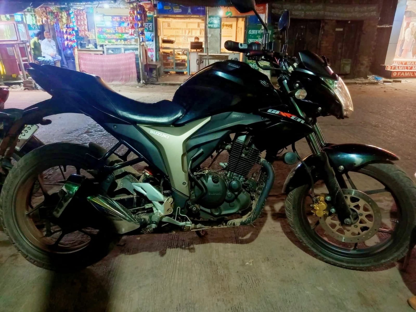 কালিগঞ্জে পরিত্যক্ত অবস্থায় মোটরসাইকেল উদ্ধার,থানায় হস্তান্তর