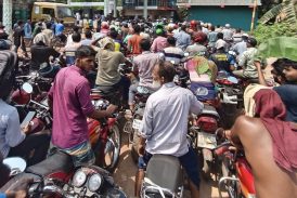 সাতক্ষীরায় ভাড়ায় চালিত বাইকারদের তেল সিন্ডিকেট, বিপাকে সাধারণ মানুষ