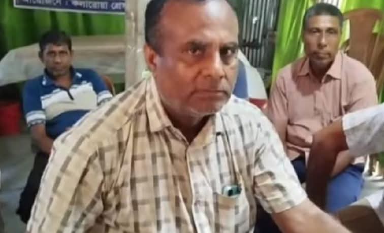 কলারোয়ায় পুরোহিত-সেবায়েত ঐক্য ফ্রন্টের সংবাদ সম্মেলন