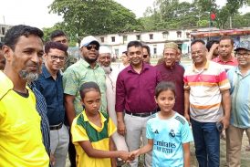 কলারোয়ায় প্রাথমিক বিদ্যালয় গোল্ডকাপ ফুটবল টুর্নামেন্টের উদ্বোধন