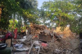  তালায় ৩ পুরুষের বসতভিটায় বাড়িঘর ভাঙচুর, স্বর্ণালঙ্কার ও নগদ টাকা চুরির অভিযোগ