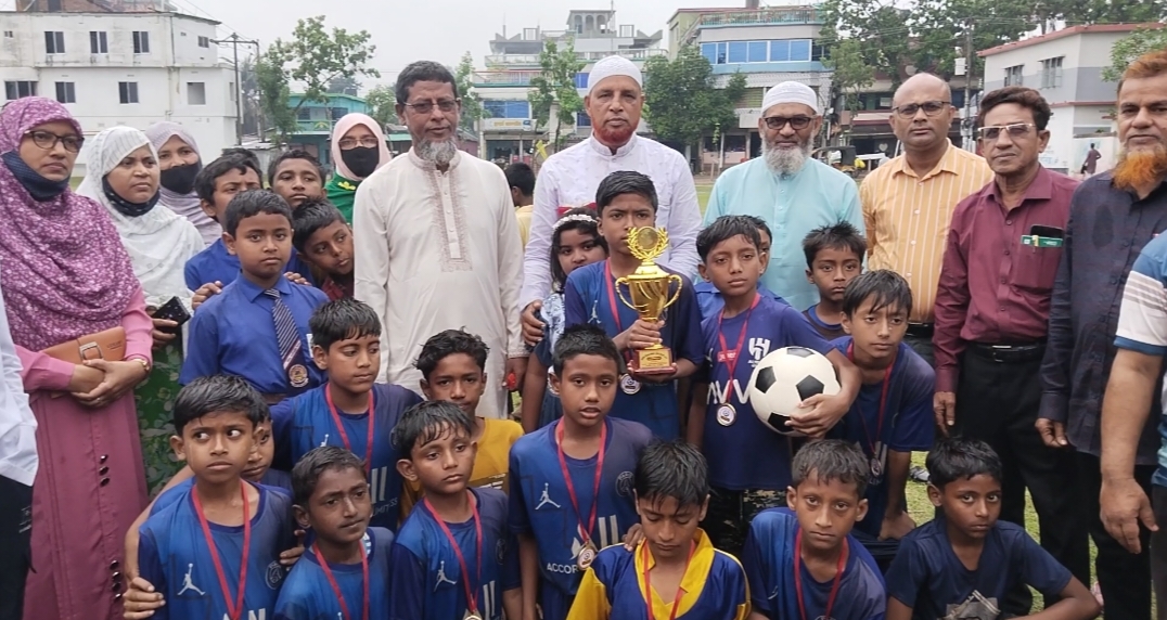 ঝাউডাঙ্গায় প্রাথমিক বিদ্যালয় গোল্ডকাপ ফুটবল টুর্নামেন্টের ফাইনাল খেলা সম্পন্ন