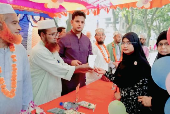 ‎কলারোয়ার ইসলামপুর দাখিল মাদ্রাসায় ৪ জন শিক্ষকের বিদায়ী সংবর্ধনা ও পোশাক বিতরণ