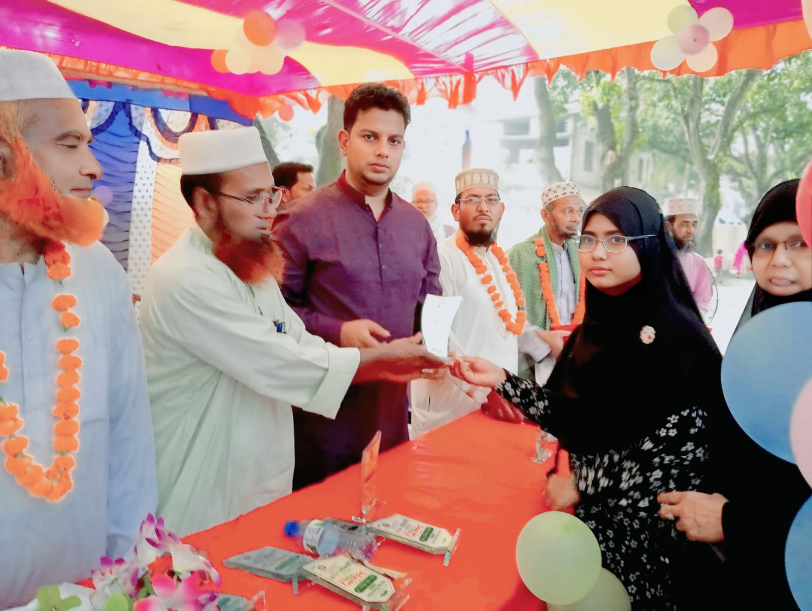 ‎কলারোয়ার ইসলামপুর দাখিল মাদ্রাসায় ৪ জন শিক্ষকের বিদায়ী সংবর্ধনা ও পোশাক বিতরণ