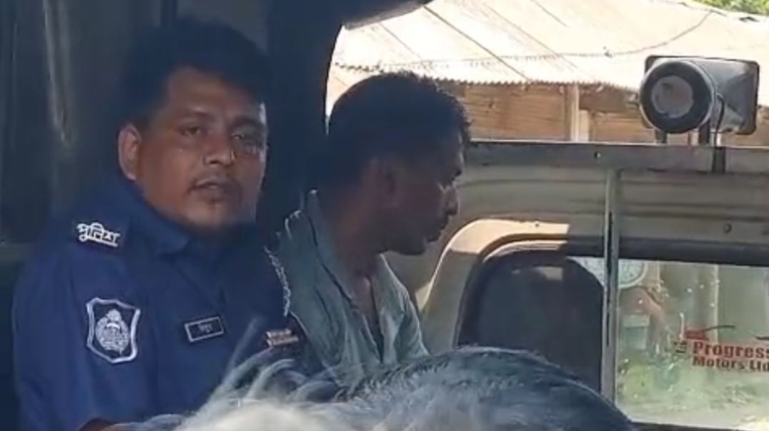 কালিগঞ্জে ভ্যানচালককে পিটিয়ে আহত: অভিযুক্ত শামীমকে পুলিশে সোপর্দ