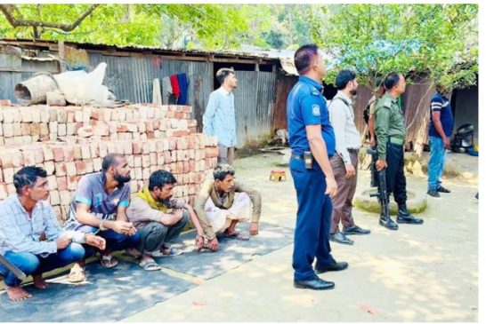 দিনাজপুরে মাদক সেবনের দায়ে পাঁচজনের কারাদণ্ড