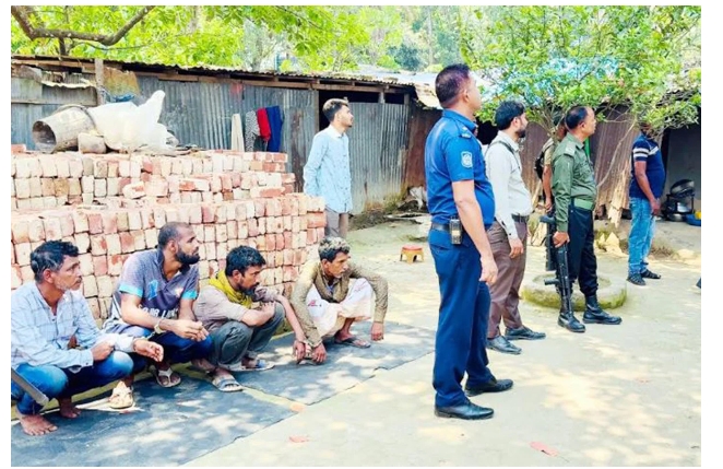 দিনাজপুরে মাদক সেবনের দায়ে পাঁচজনের কারাদণ্ড