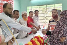 কলারোয়া সড়ক পরিবহন শ্রমিক ইউনিয়নের পক্ষ থেকে মরণোত্তর ভাতা প্রদান