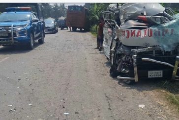 স্বামীর মরদেহ নিয়ে বাড়ি ফেরার পথে বাস-অ্যাম্বুলেন্স সংঘর্ষে স্ত্রীসহ নিহত ২