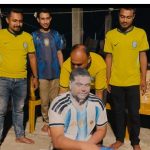 দুধ দিয়ে গোসল করে ব্রাজিলে যোগ দিলেন আর্জেন্টিনার সমর্থক