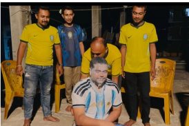 দুধ দিয়ে গোসল করে ব্রাজিলে যোগ দিলেন আর্জেন্টিনার সমর্থক