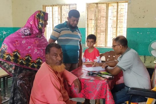 কলারোয়ায় আমেরিকা প্রবাসী দম্পতির সহযোগিতায় ফ্রি মেডিকেল ক্যাম্প অনুষ্ঠিত