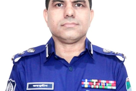 কালিগঞ্জে ৩য় শ্রেনীর ছাত্রীর হত্যার ঘটনাস্থল পরিদর্শনে অতিরিক্ত ডিআইজি  শেখ জয়নুদ্দীন পিপিএম