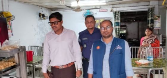 আশাশুনিতে মোবাইল কোর্টে মিষ্টির দোকান ও তেল মিলে জরিমানা