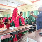 দেবহাটায় শিক্ষার্থীদের সাথে ওসি শাহীন’র মতবিনিময়