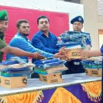 কলারোয়ায় গ্রাম পুলিশের মাঝে পোশাক সামগ্রী বিতরণ