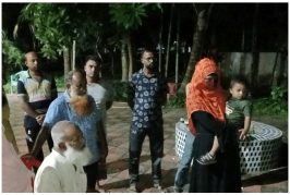 স্বামীর সঙ্গে বিচ্ছেদ, দুই বছরের শিশুকে রাস্তায় ফেলে চলে গেল মা