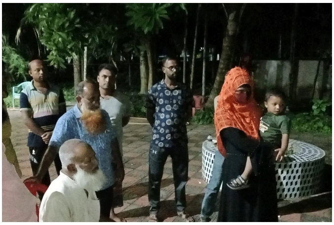 স্বামীর সঙ্গে বিচ্ছেদ, দুই বছরের শিশুকে রাস্তায় ফেলে চলে গেল মা
