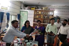 কয়রা মদিনাবাদ সরকারি মডেল মাধ্যমিক বিদ্যালয় পরিদর্শন করলেন জেলা প্রশাসক হুরে জান্নাত