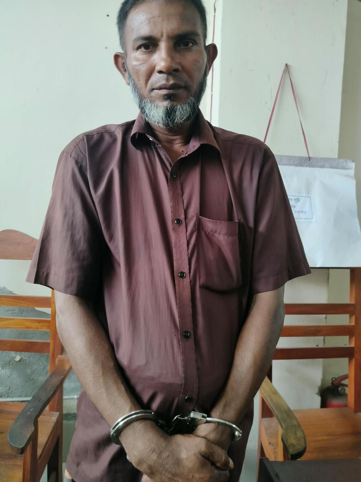 কালিগঞ্জে মাদকসহ শ্রমিক ইউনিয়নের সাবেক সম্পাদক আটক