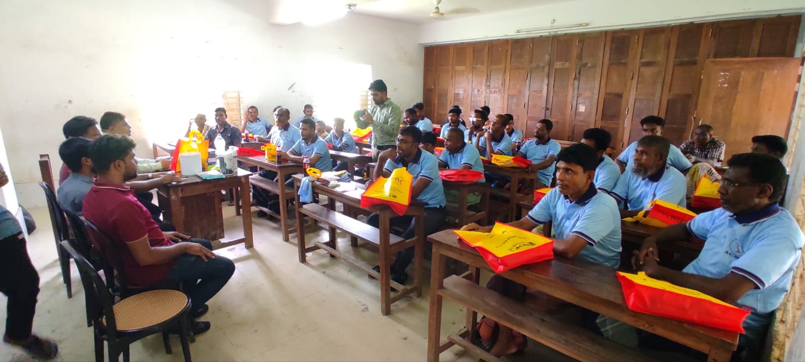 কলারোয়ায় নিরাপদ মৎস্য চাষ বিষয়ক প্রশিক্ষণ অনুষ্ঠিত