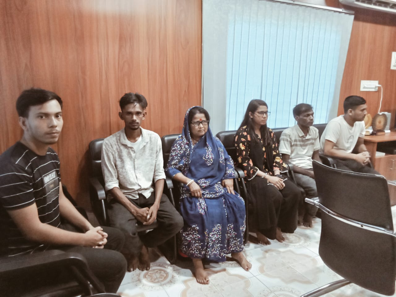 কালিগঞ্জে ভারতে যাওয়ার সন্দেহে ৬ জন আটক