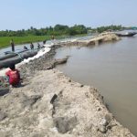 আশাশুনির প্রতাপনগরে ভাঙ্গন কবলিত ওয়াবদা বেড়িবাঁধ শঙ্কামুক্ত,কাজ শেষ হতে লাগবে সাত দিন