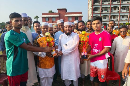 প্রতাপনগরে আট দলীয় জুলাই স্মৃতি ফুটবল টুর্নামেন্টে; ৪ নম্বর ওয়ার্ড চ্যাম্পিয়ন