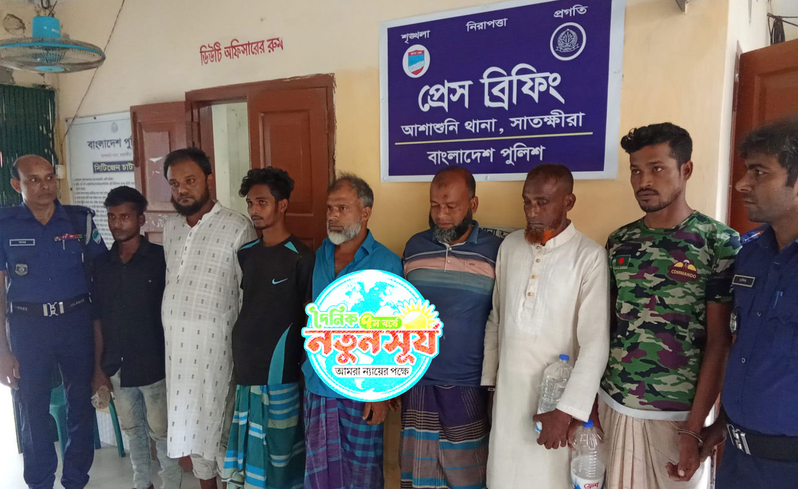 আশাশুনিতে পুলিশের বিশেষ অভিযানে ওয়ারেন্টভুক্ত ৭ আসামি গ্রেফতার