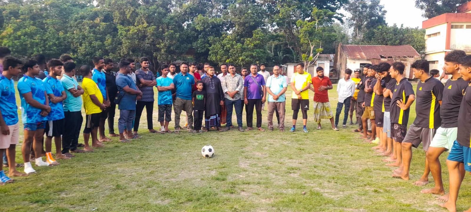 কালিগঞ্জের চৌমুহনী বাজার কমিটির ফুটবল টুর্নামেন্ট অনুষ্ঠিত