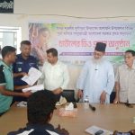 আশাশুনির ১০৬ দুর্গাপূজা মন্দিরে ৬৩ টন ৬০০ কেজি চাউলের ডিও প্রদান করেন এমপি রবিউল বাশার
