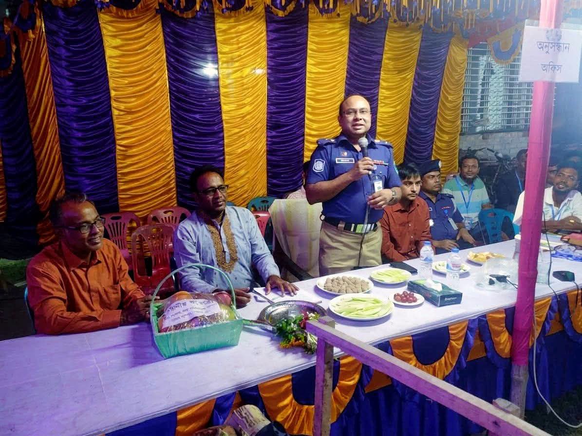 কালিগঞ্জে পূজা মন্ডপ পরিদর্শনে সাতক্ষীরার পুলিশ সুপার