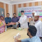 আশাশুনিতে দুর্গাপূজা উপলক্ষে শাড়ি ও অনুদানের চেক বিতরণ করলেন এমপি রবিউল বাশার