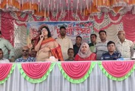 কালিগঞ্জে বিভিন্ন মন্দির পরিদর্শনে জেলা প্রশাসক মিস কাওছার আজিজ