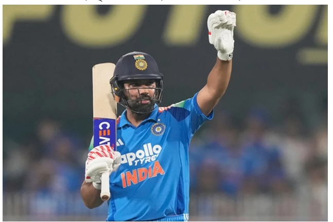 শচীনকে ছাড়িয়ে ১২ হাজারি ক্লাবে রোহিত