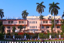 রামেক হাসপাতালে ইন্টার্ন চিকিৎসকদের ৫ দাফা দাবিতে কর্মবিরতি